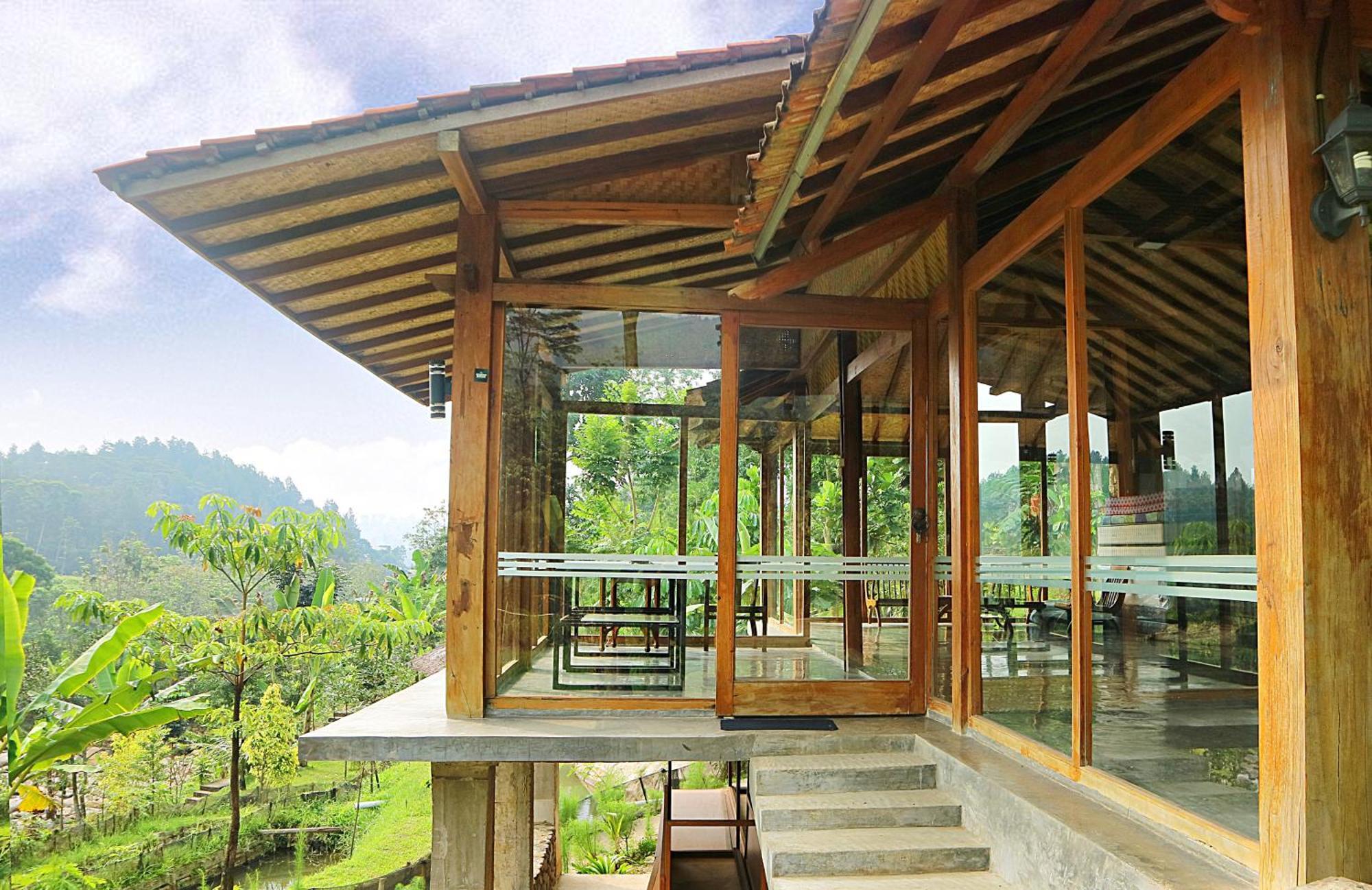 Villa Tirta Arsanta Hot Springs&villa Bogor