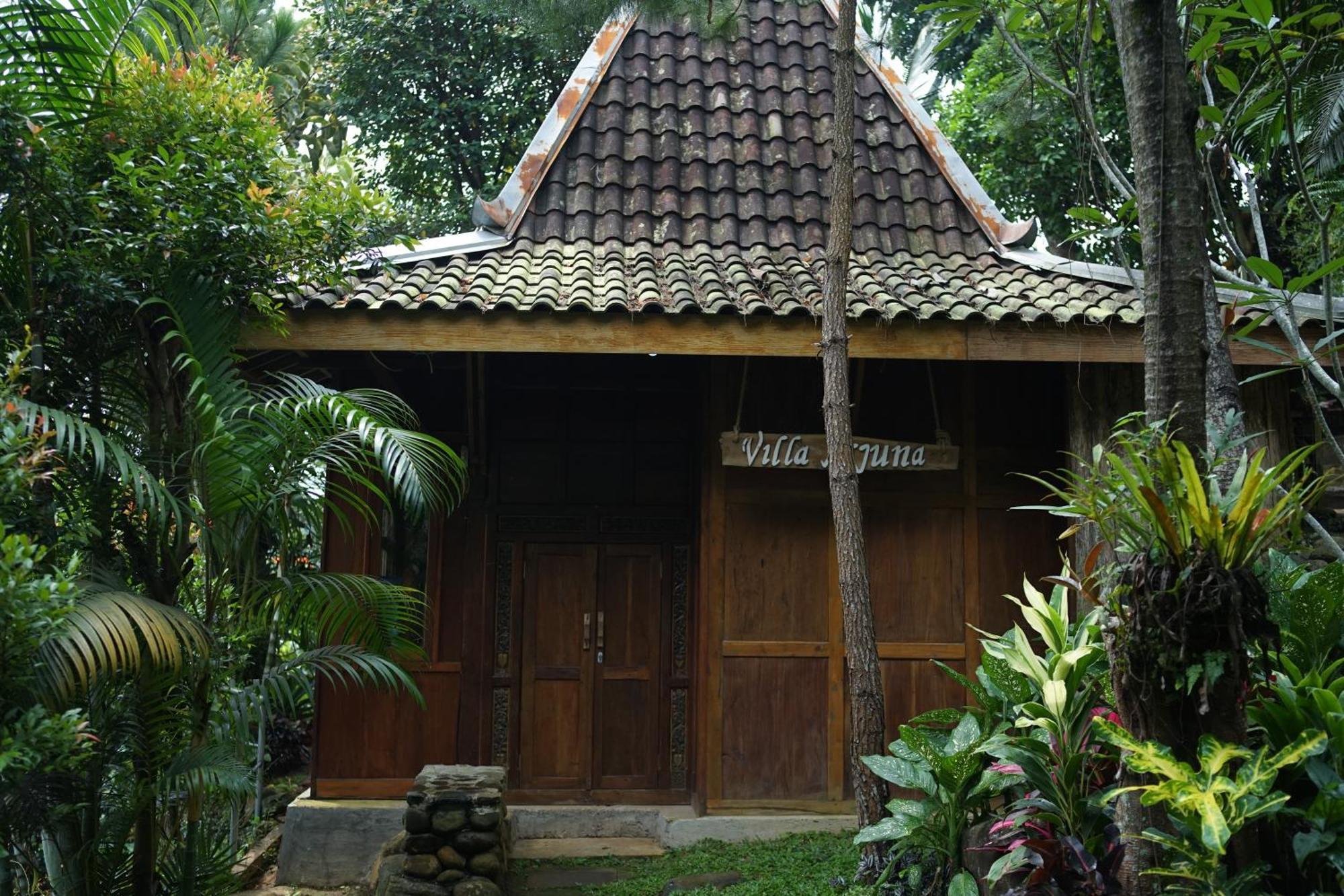 Villa Tirta Arsanta Hot Springs&villa