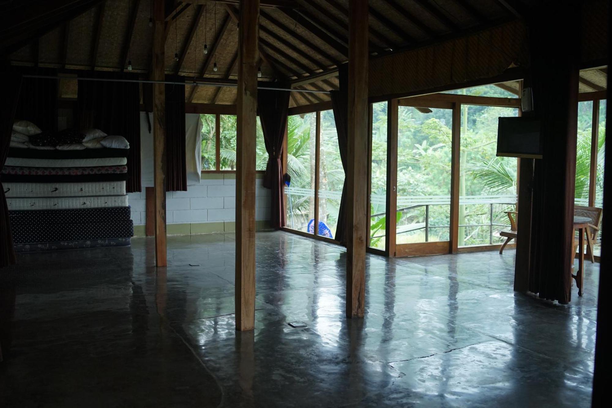 Tirta Arsanta Hot Springs&villa Bogor