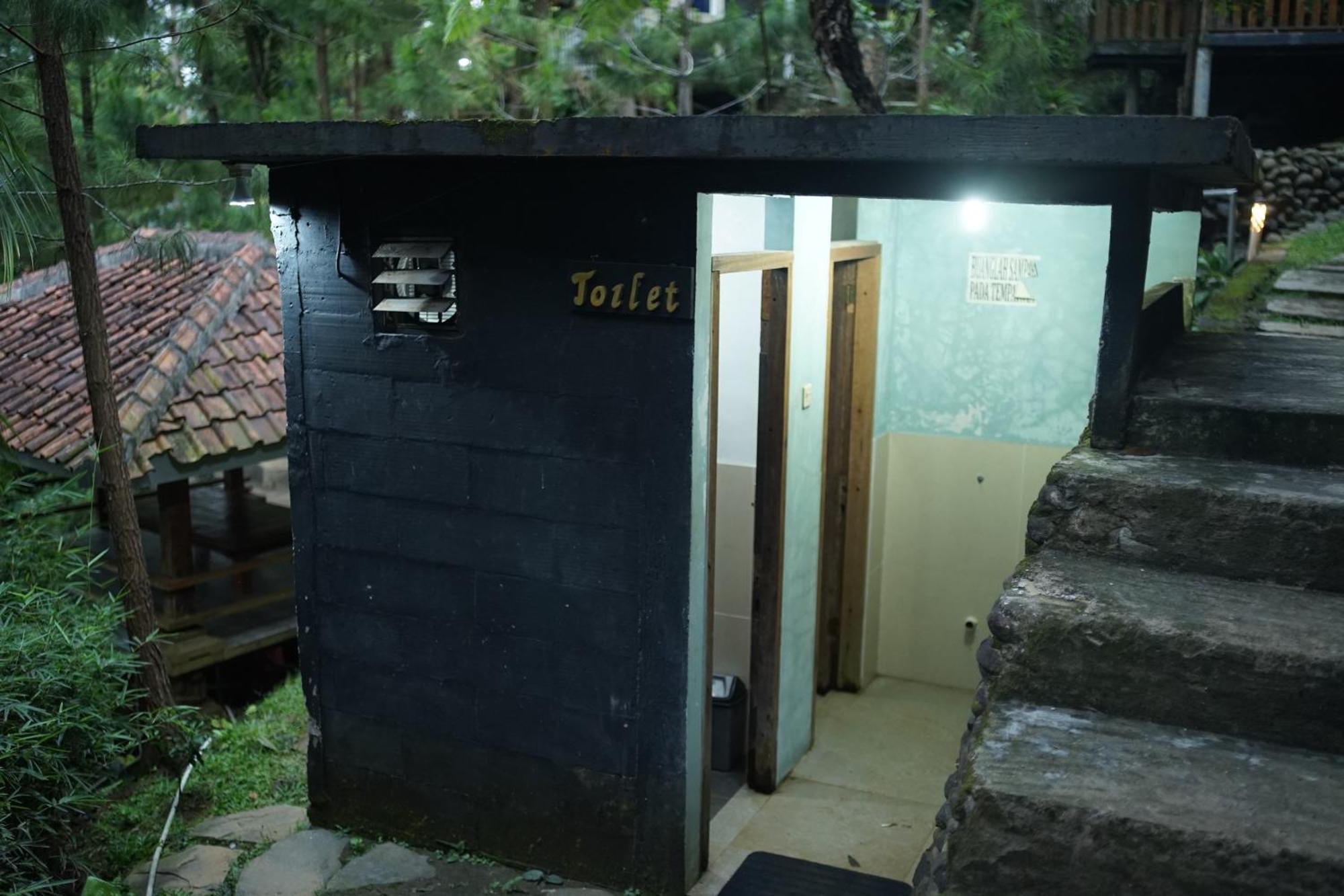 Tirta Arsanta Hot Springs&villa * Bogor